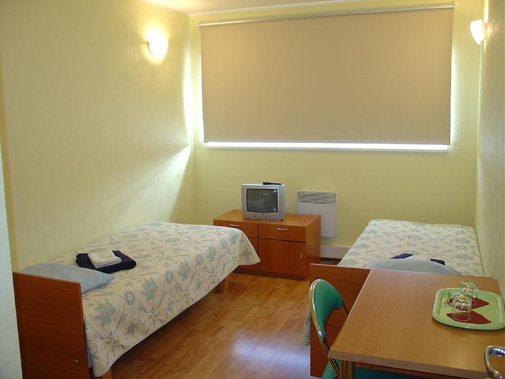 Kuressaare Airport Guest House Rom bilde